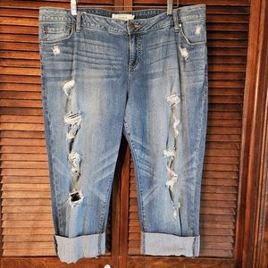 Torrid Ex-Boyfriend Cuffed Ripped Capri Jeans 20